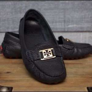 Tory Burch Kendrick Driver Navy Blue/Red, Size 7.5